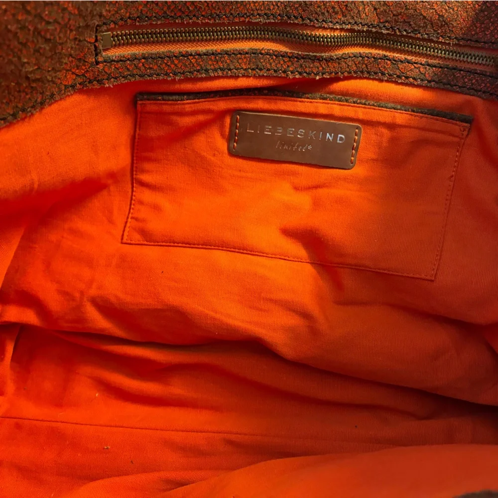 Liebeskind Elegant Black Leather Tote - Picture 4 of 11